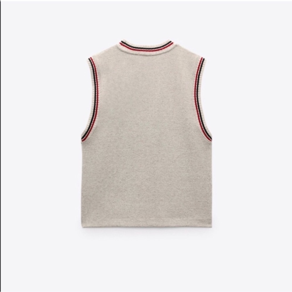 Zara Snoopy oversized Sweater vest - Picture 5 of 11